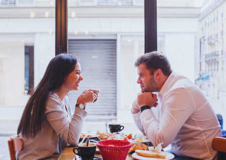 Τι ενοχλεί και τι λατρεύει το κάθε ζώδιο όταν είναι σε σχέση.