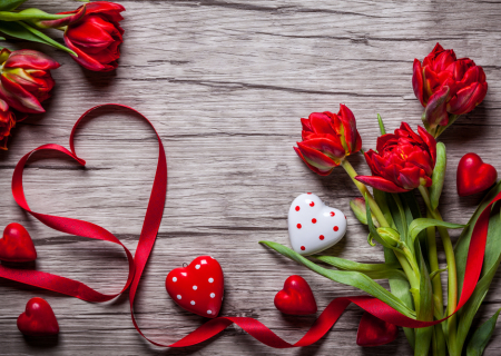 Τα άστρα την Τρίτη, με τον Ήλιο σε εξάγωνο με τον Κρόνο.